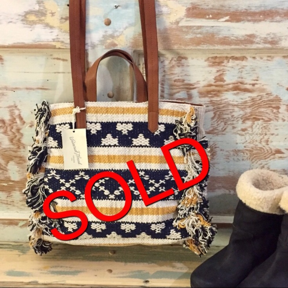 ❌Sold❌ NEW Adorable Tribal Fringe Tote